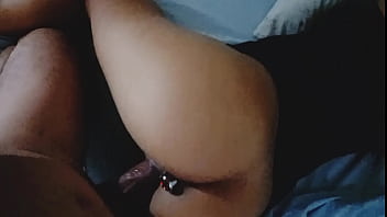 Preview 2 of Tarjan Xxxxx - Entrei no quarto escondido e peguei minha prima deitada sem calcinha