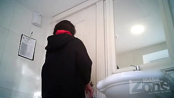 Preview 1 of Wwwww Xxxxxwwwww - woman with tampon