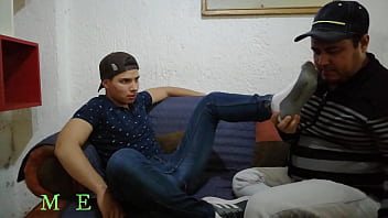 Preview 1 of German Hdy Amateurwife Tube - LAMIENDO PIES