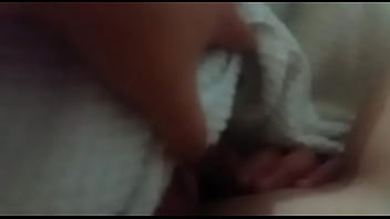 Preview 2 of Indian Girl Closeup Striptease - Caindo de boca no meu grelinho duro