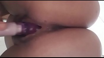 Preview 3 of Vintage Shemale Black - Ela batendo uma p mim parte 1 delicia