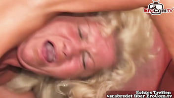 Preview 4 of Tamil Aunty La - Alte haarige h&auml_ssliche oma will Sex in Nylons