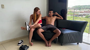 Preview 1 of Bf Wwwwww - Veo a mi culona latina hermanastra saliendo para el gimnacio y la convenzo de hacer unos ricos ejercicios en casa con mi enorme y rico pene en su estrecho culo hasta darle toda mi rica leche.