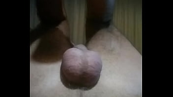Preview 1 of Gaping Granny Nudist - Tubo de shampoo no cuzinho