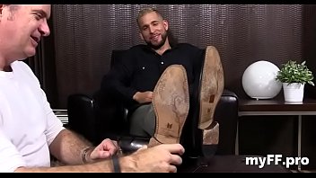 Preview 1 of 5 Aadmi Pakad Ke Xxx Rep - Foot fetish exposed homo fantasy