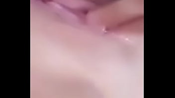 Preview 3 of Enbe Sxx - Novinha s&oacute_ na dedadinha