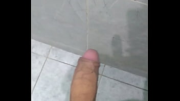 Preview 1 of Hijab Tube Office - Pasando la cuarentena muy caliente/ Paja en el ba&ntilde_o