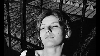 Preview 3 of Sucking Dog Ball - La Jetee (1962) Chris Marker (FRANCIA) subtitulado