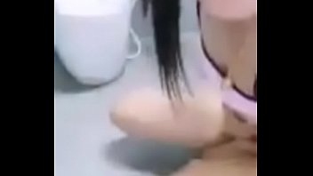 Preview 1 of Elbow Deep And Huge Prolapse - น้องลินดาจัดในห้องน้ำปั๊มเงี่ยนจัด