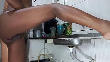 Preview 1 of Xxnxn Video - Coroa roludo fudeu meu rabo virgem