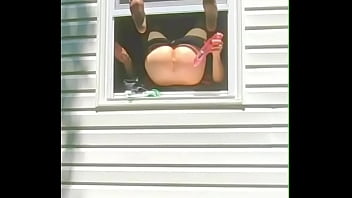 Preview 4 of U S E Famliy - Mi Vecina Sacando Chorros Por La Ventana
