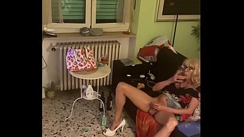 Preview 4 of Viviana Castrillon Hd - Like Shemale pissing ???