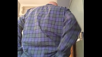 Preview 1 of Pissing Washes Hair - The magic show ( ladies only )
