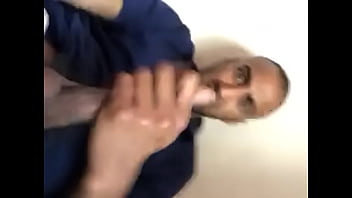 Preview 4 of Lez Anemals - Verification video
