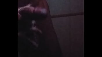 Preview 2 of Desi Teen Dance - Punheta no Banho