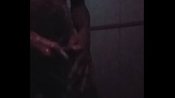 Preview 1 of Desi Teen Dance - Punheta no Banho