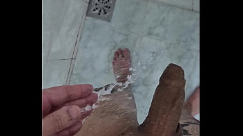 Preview 1 of Jhony Sins Fucking Crista Moore - NOVINHO SAFADO GOZANDO NO BANHO