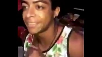Preview 3 of Pinay Teens Blowjob - Everson Zoio fazendo m&aacute_gica com a l&iacute_ngua cantando eminem