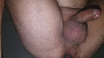 Preview 2 of Goboza Porn - Gozando com plug anal enfiado