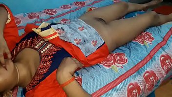 Preview 2 of Pakistani Mature Porn - মামাতো বোনকে চুদা