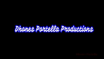 Preview 1 of Oil Makiz - Barmen come escondindo o rabo de loira gostosa em uma Boate