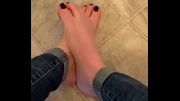 Preview 2 of Lifter Com - Selling foot pics/vids