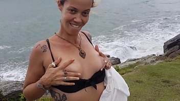Preview 4 of Sex Super Hiros - Procurando homens na praia !!! Bastidores e fotos