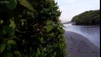 Preview 3 of Jepangxxxx - Loira da Bunda Grande fodendo na praia