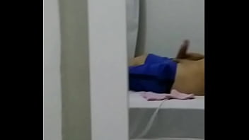 Preview 3 of Xxhotsex - Balan&ccedil_ando o brinquedo na cama