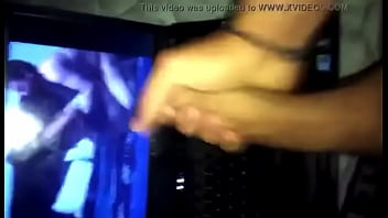 Preview 1 of Guy Kissing After Blowjob - Estirandomela un poco