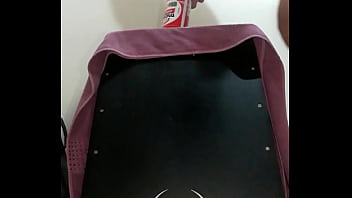Preview 1 of Janda Janda Hebat - Sentando em uma mortadela pra matar a tes&atilde_o   Wallaf