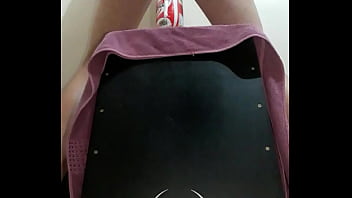 Preview 4 of Janda Janda Hebat - Sentando em uma mortadela pra matar a tes&atilde_o   Wallaf