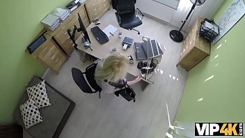 Preview 2 of Granny Sucks Sleeping Grandson - VIP4K. La graziosa esile Katy Rose si fa trapanare la figa da un cattivo ispettore del prestito