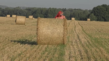Preview 2 of Wwwsex Pic - Naked fitness in the field