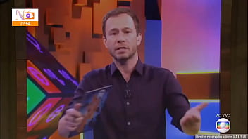 Preview 2 of Mom Fox Porns - TIAGO LEIFERT COMENDO O CU DO PYONG AO VIVO NA GLOBO