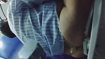 Preview 4 of Amanda Conda - Por fin,  una mamada de pene en los ba&ntilde_os p&uacute_blicos.