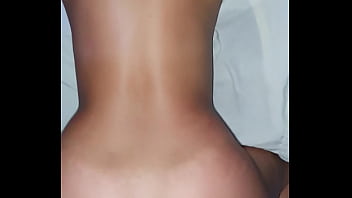 Preview 3 of 10 Yearv Girl - Novinha de QUATRO algemada rebolando gostoso sem camisinha