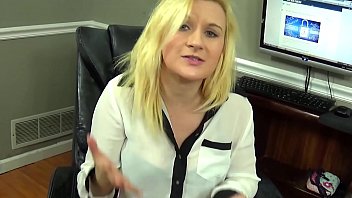 Preview 1 of Japani Mom Ad San Xxx - Blonde Secretary Gives The Boss A Blowjob