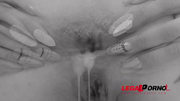 Preview 4 of Revista Sexyhot - Cindy Shine &amp_ Mina assfucked together with DP,  DAP &amp_ creampie eating SZ2410