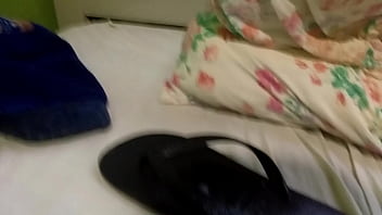 Preview 4 of Latina Cries After Facial - Gozando no chinelo Havaianas do meu amigo e depois lambendo e engolindo toda a porra