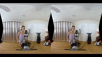 Preview 1 of My Bast Firand And Mom - Eliza Ibarra - WankzVR - Erecting Eliza&#039_s Elliptical