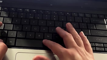 Preview 2 of Bigtit Melon Mom - Me masturbo VIENDO una ORGIA LESBICA recien levantada | Astarioth