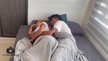 Preview 2 of Collage Xxx Xxnx Sex Video Hot - Compartiendo cama con mi timida hermanastra,  hace que me la coja por el culo y me venga&nbsp_en&nbsp_su&nbsp_boca. H.L.