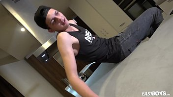 Preview 2 of Xxnx Kuta - Straight Boy Gets Great Handjob