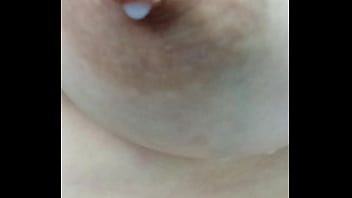 Preview 1 of Asin Ki Chudai Xxx Video Com - Milf italiana,  scarica la tetta dura e piena di latte caldo