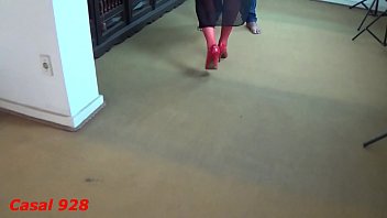 Preview 1 of Romarki Odia Video - Esposa toda gostosa vestida de vermelho,  seduziu o amigo e levou muita rola grossa