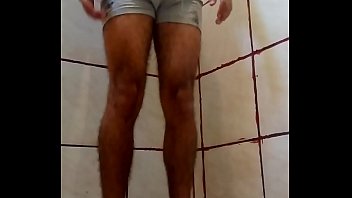 Preview 1 of Teen Hairy Ass - magrinho no banho