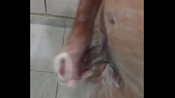 Preview 2 of Jhonny Sens Xnxx - Punheta no banho - Novinho gozando muito no banho.