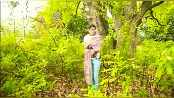 Preview 1 of Bihar K Xxxxxvideo Hinde Aido - Sweet kissing Indian college girl outdoor romance