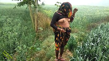 Preview 1 of Qsgjpnsbl - Indian Outdoor Sex Desi Radhika